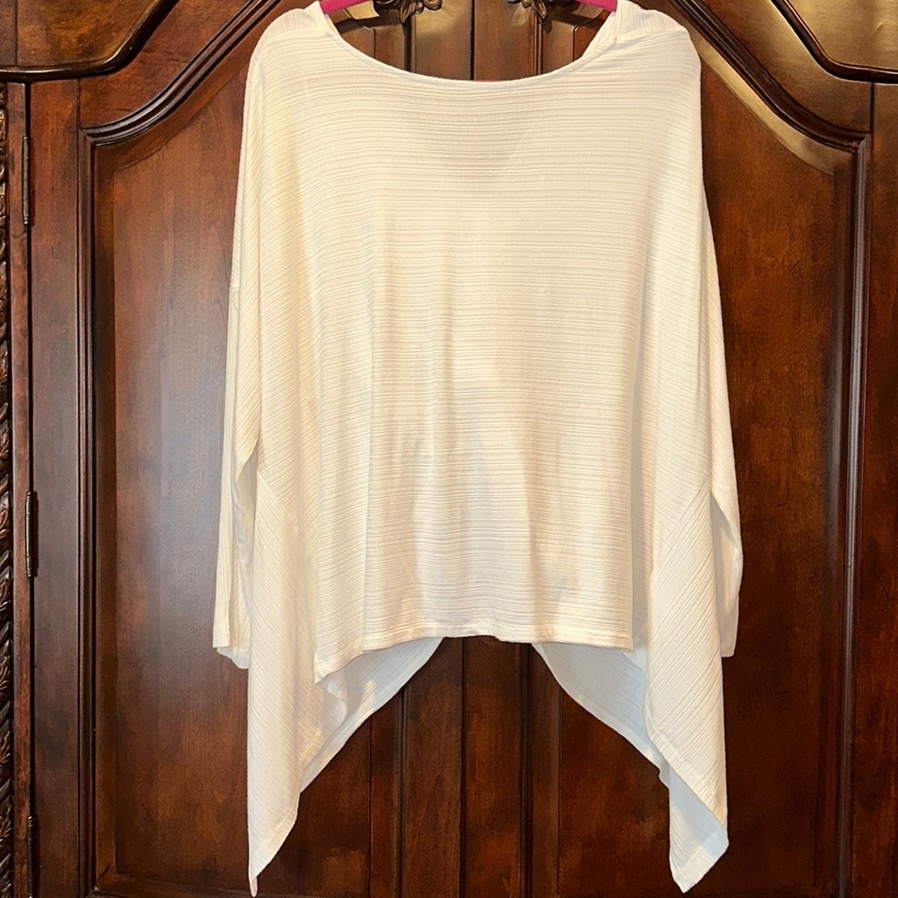 1. State Ivory knot back high/low loose fitting top - size M - Picture 6 of 6